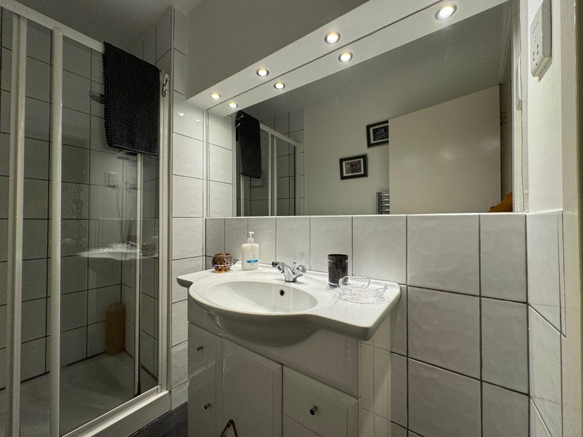 Edinburgh Two Bedroom Apartment With Free Side Street Parking 24 Hours 外观 照片